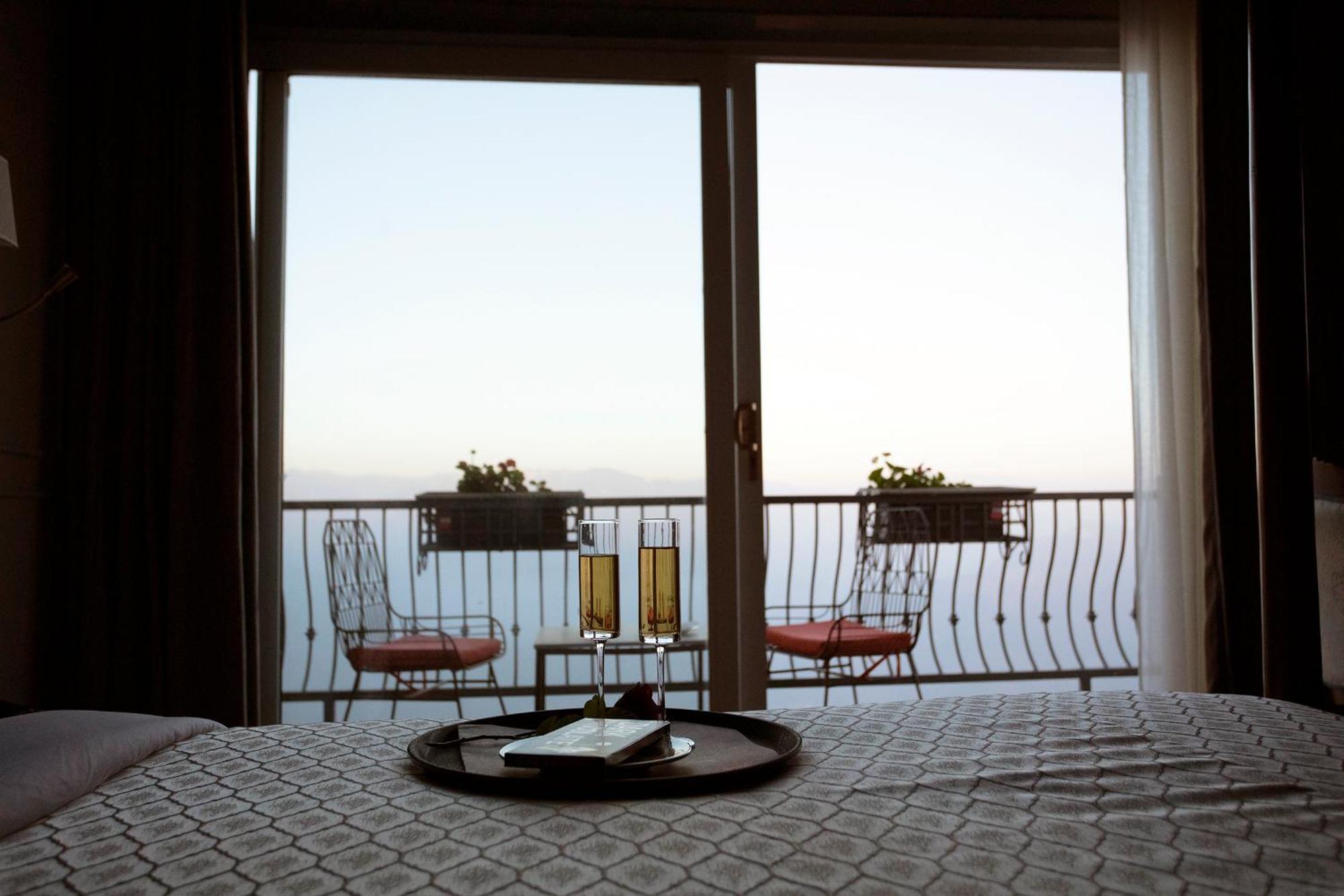 Astra Resort And Caffe Kasauli Exterior photo
