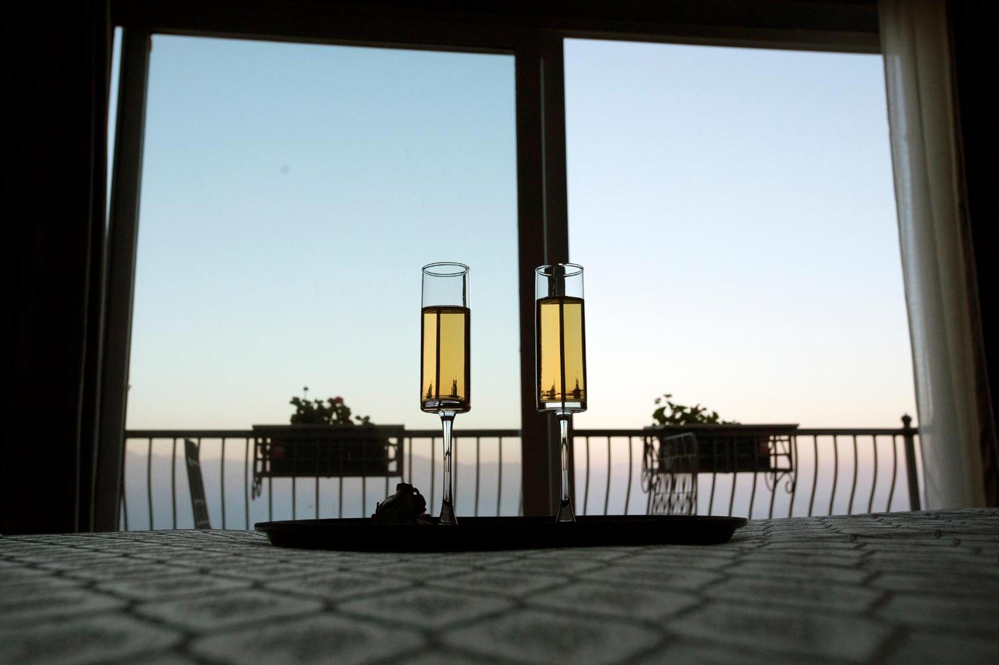 Astra Resort And Caffe Kasauli Exterior photo