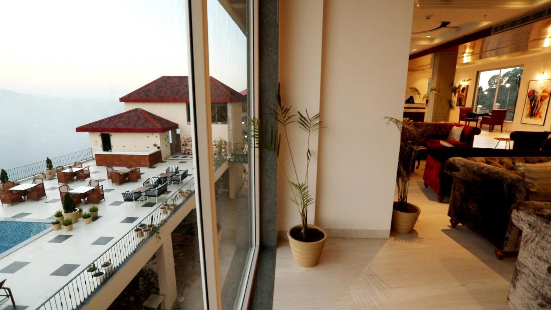 Astra Resort And Caffe Kasauli Exterior photo